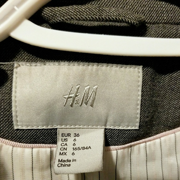 H&M light gray blazer - Picture 3 of 4